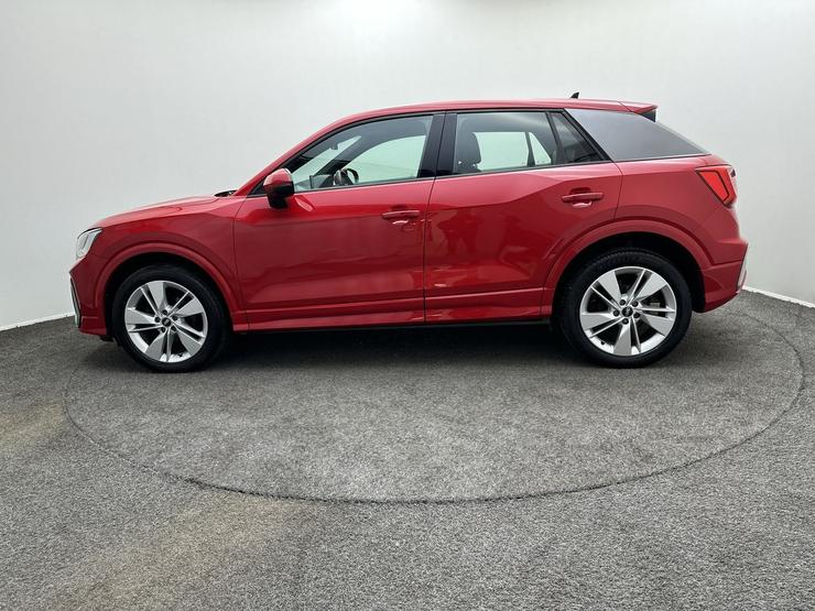 Audi Q2 Photo spincar-e561340a519625a2f9722ac224230c41c9813e98.jpg