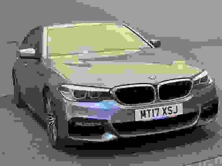 BMW 5 SERIES Photo spincar-e59ced23b6b95cf0785f9c374a1617b332047f74.jpg
