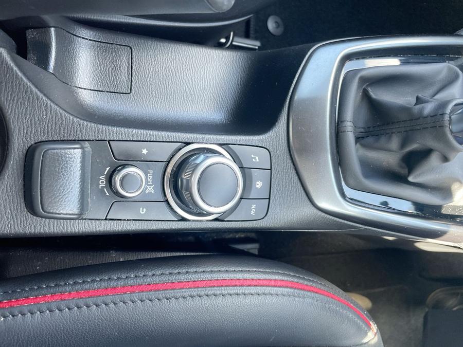 Mazda Mazda2 Photo spincar-e5b161ce18e7955e7e8d4290902b9bb1fcfb687c.jpg