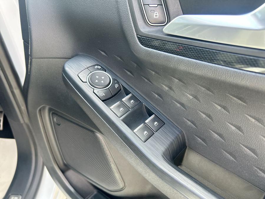 Ford Kuga Photo spincar-e6ed1701a7d0adab27332f665b17e1bb5d91bf4a.jpg