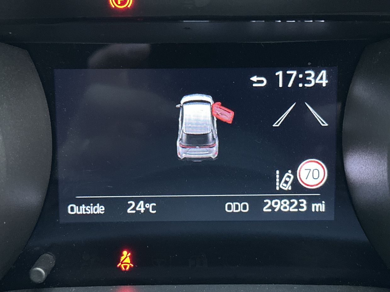 Toyota Yaris Photo 9