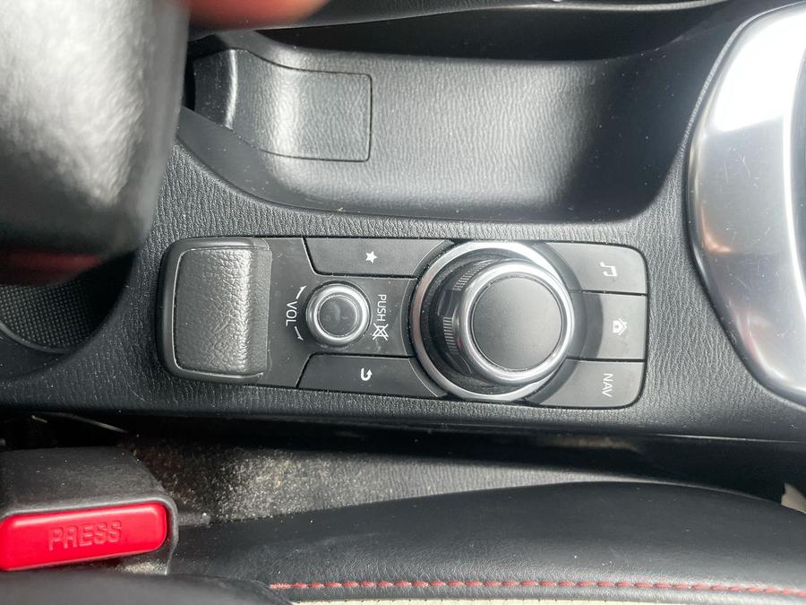 Mazda Mazda2 Photo spincar-e8edf20018b263bcb81b9faf264a3992cbbf18b9.jpg