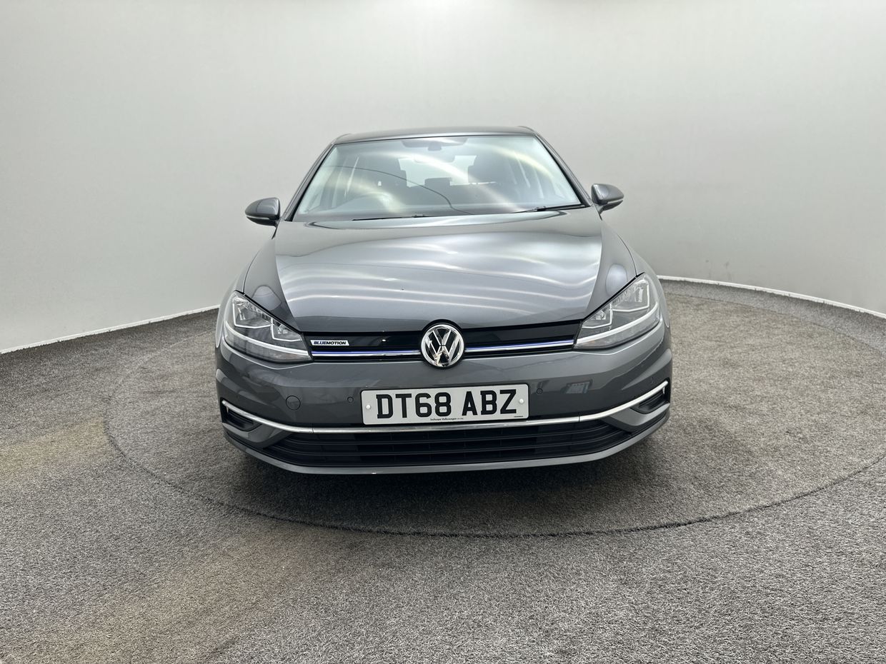 Volkswagen GOLF Photo 2