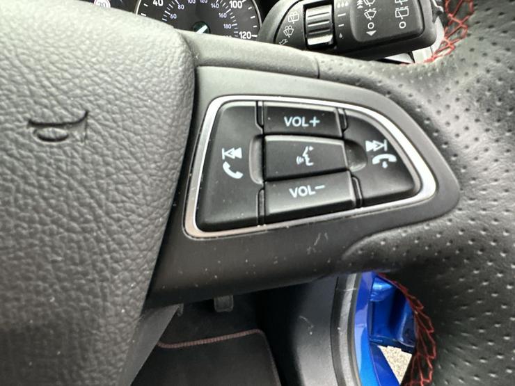 Ford Ecosport Photo spincar-eabb7b62356b13e77895a13b3aec34fa77690c8d.jpg