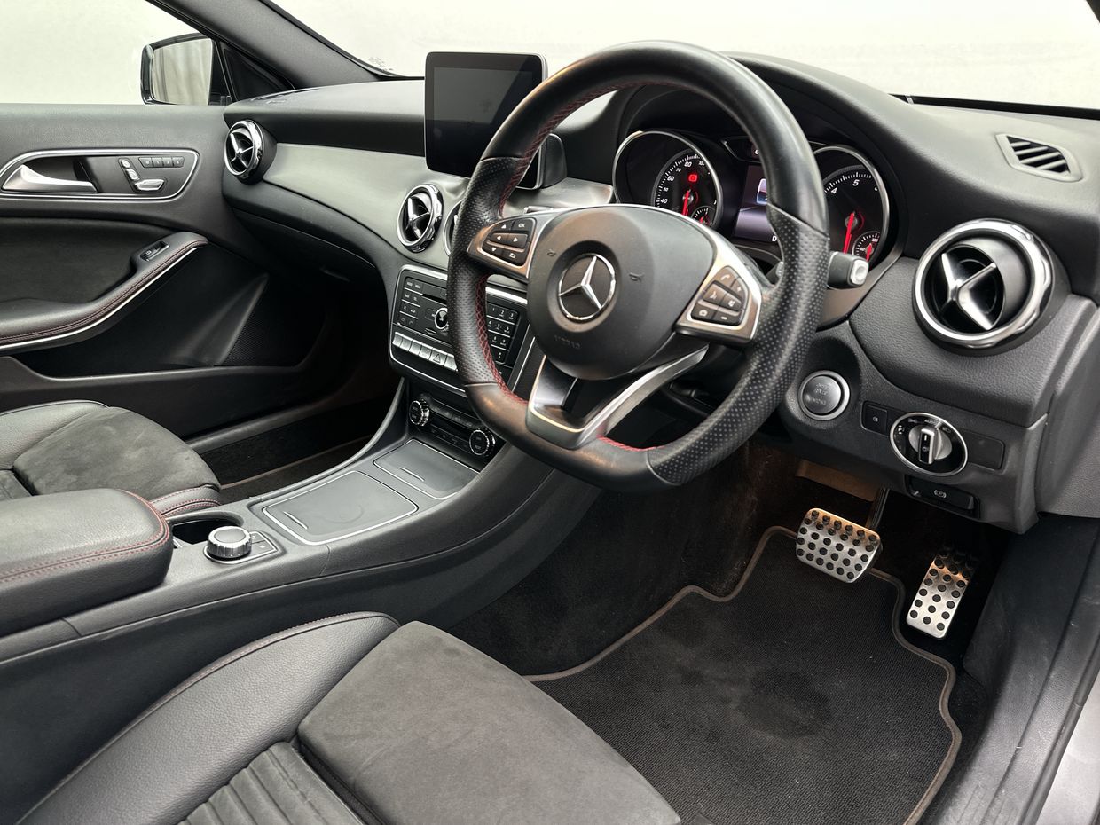 Mercedes-Benz Gla Photo 16