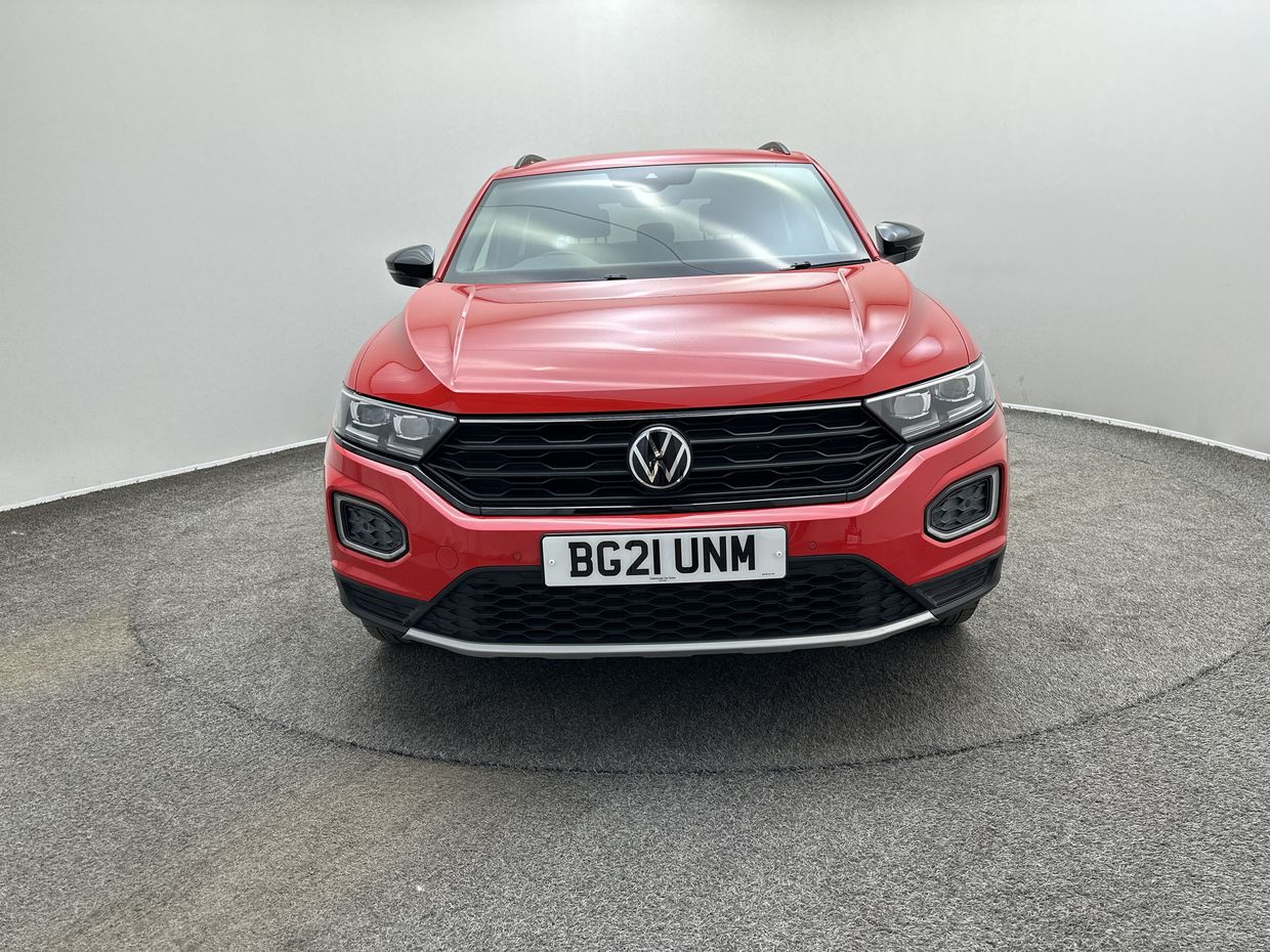 Volkswagen T-Roc Photo 2