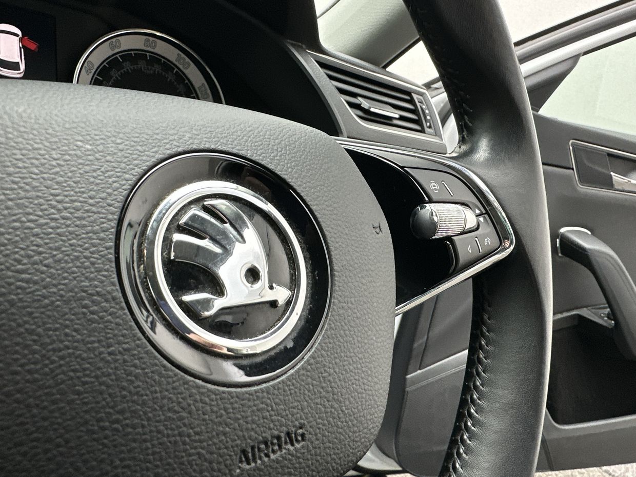 Skoda SUPERB Photo 24