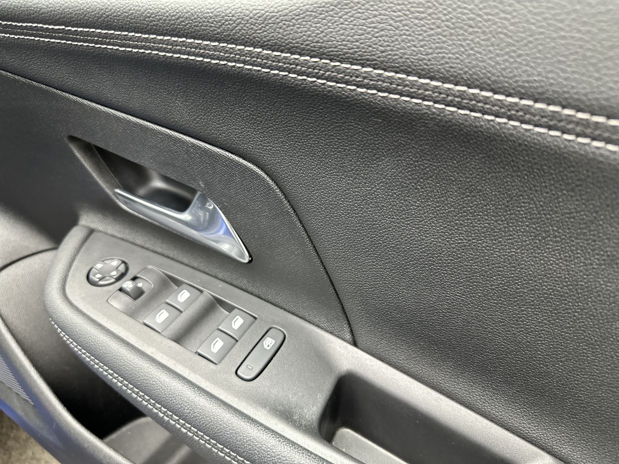 Vauxhall MOKKA Photo 17