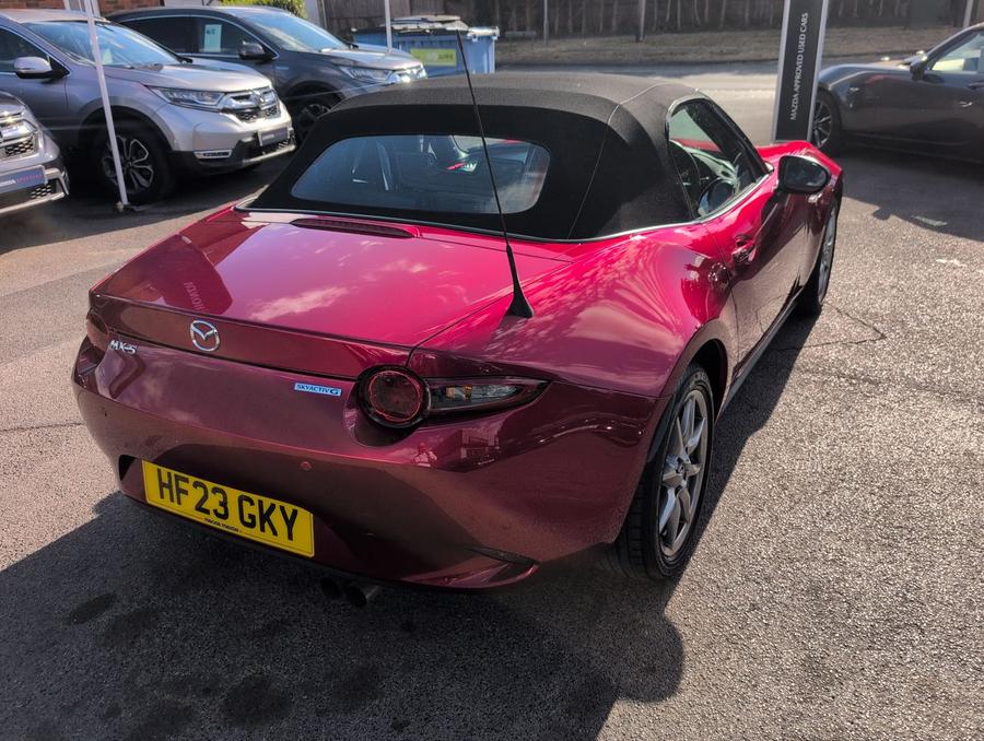 Mazda MX-5 Photo spincar-eeeccf881bf390aa4327eb2df113164c89b2dcfc.jpg