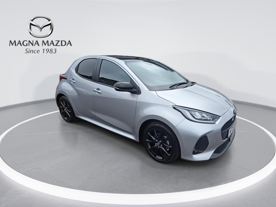 Mazda Mazda2 HYBRID Photo spincar-f1b7ba68f1e08e27f2fc5e6427229a6c7a027d20.jpg