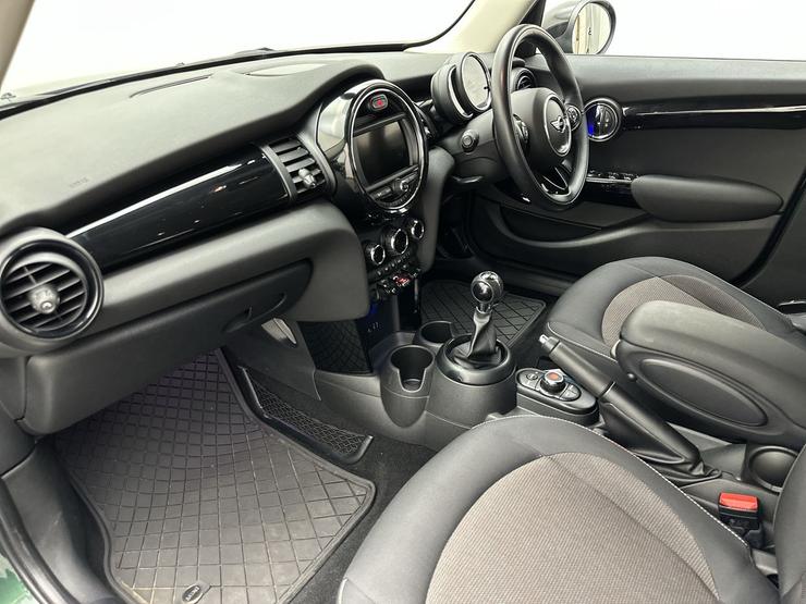 MINI Cooper Photo spincar-f26718e8bb7ea1de92baf00b6f2c547fd26d6f5a.jpg