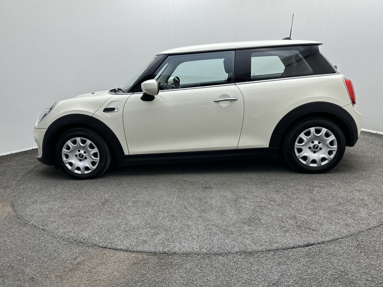 MINI One Photo 4