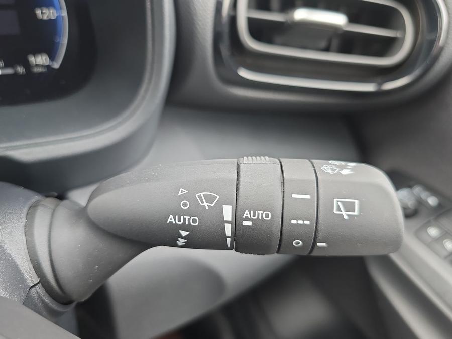 Mazda Mazda2 HYBRID Photo spincar-f6aabfb6760e3174cf13d39715a764dc3b380b1e.jpg