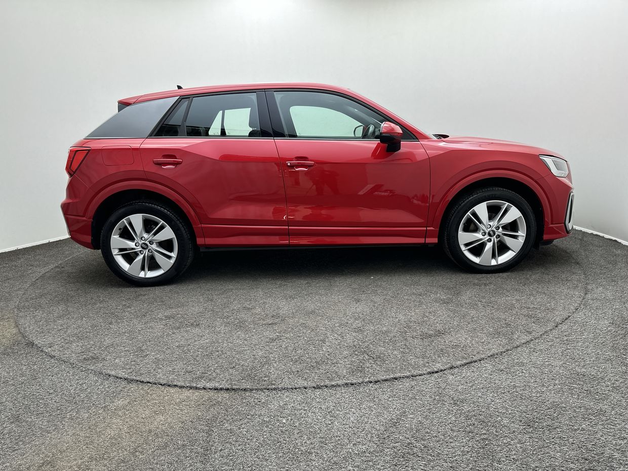 Audi Q2 Photo 8