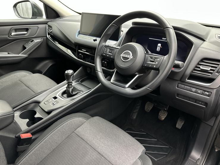 Nissan QASHQAI Photo spincar-fa29a50c3e8d369d1f27f68e7ac0d61d56aa040d.jpg