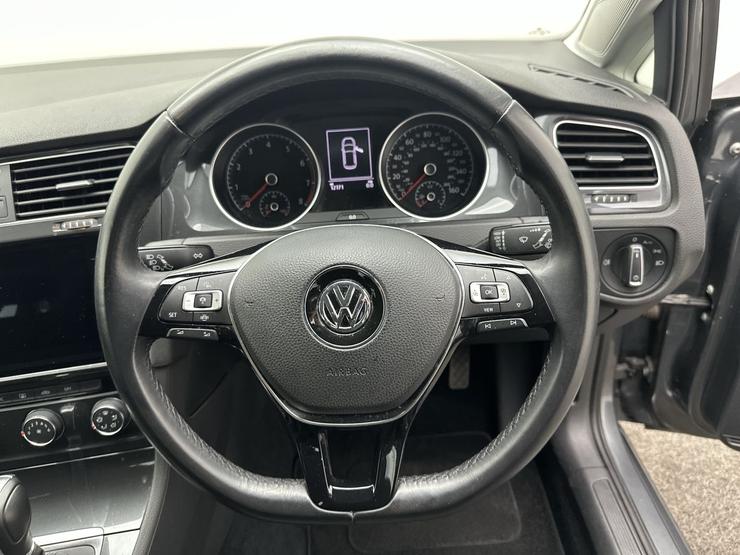 Volkswagen GOLF Photo spincar-fab45a4fe4b12d2191fbe1581a1fe56021fe07f6.jpg