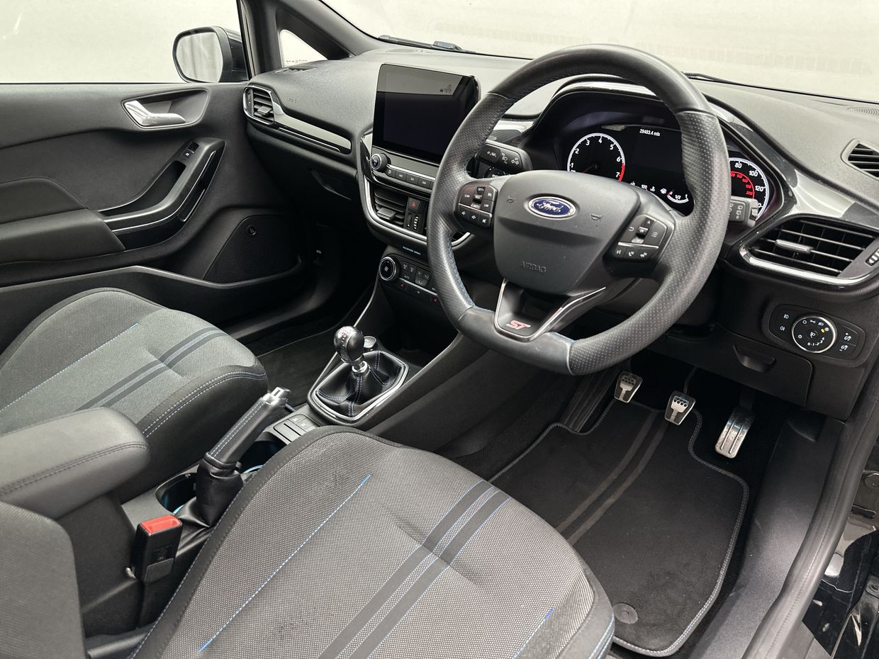 Ford Fiesta Photo 15