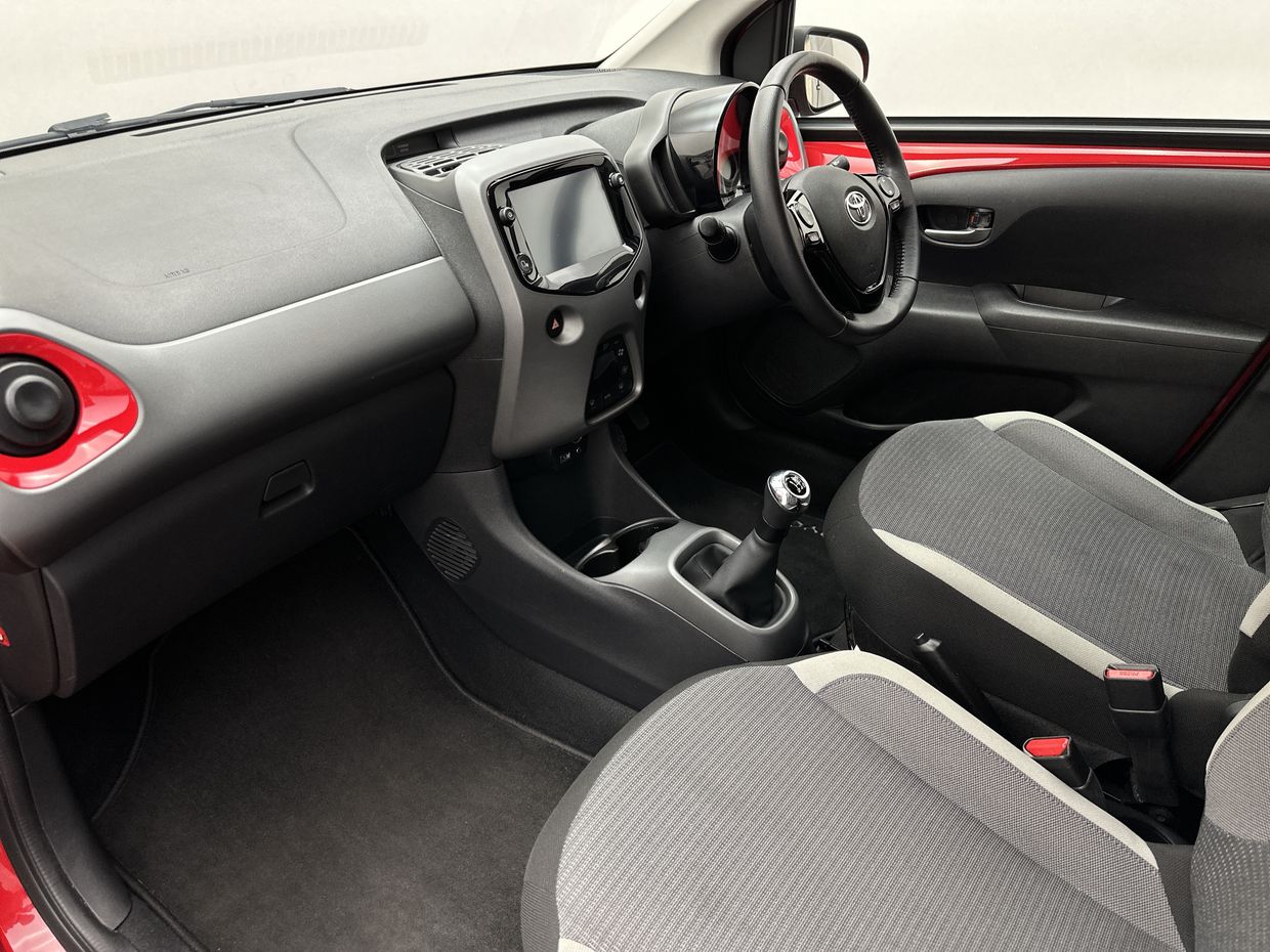 Toyota AYGO Photo 18