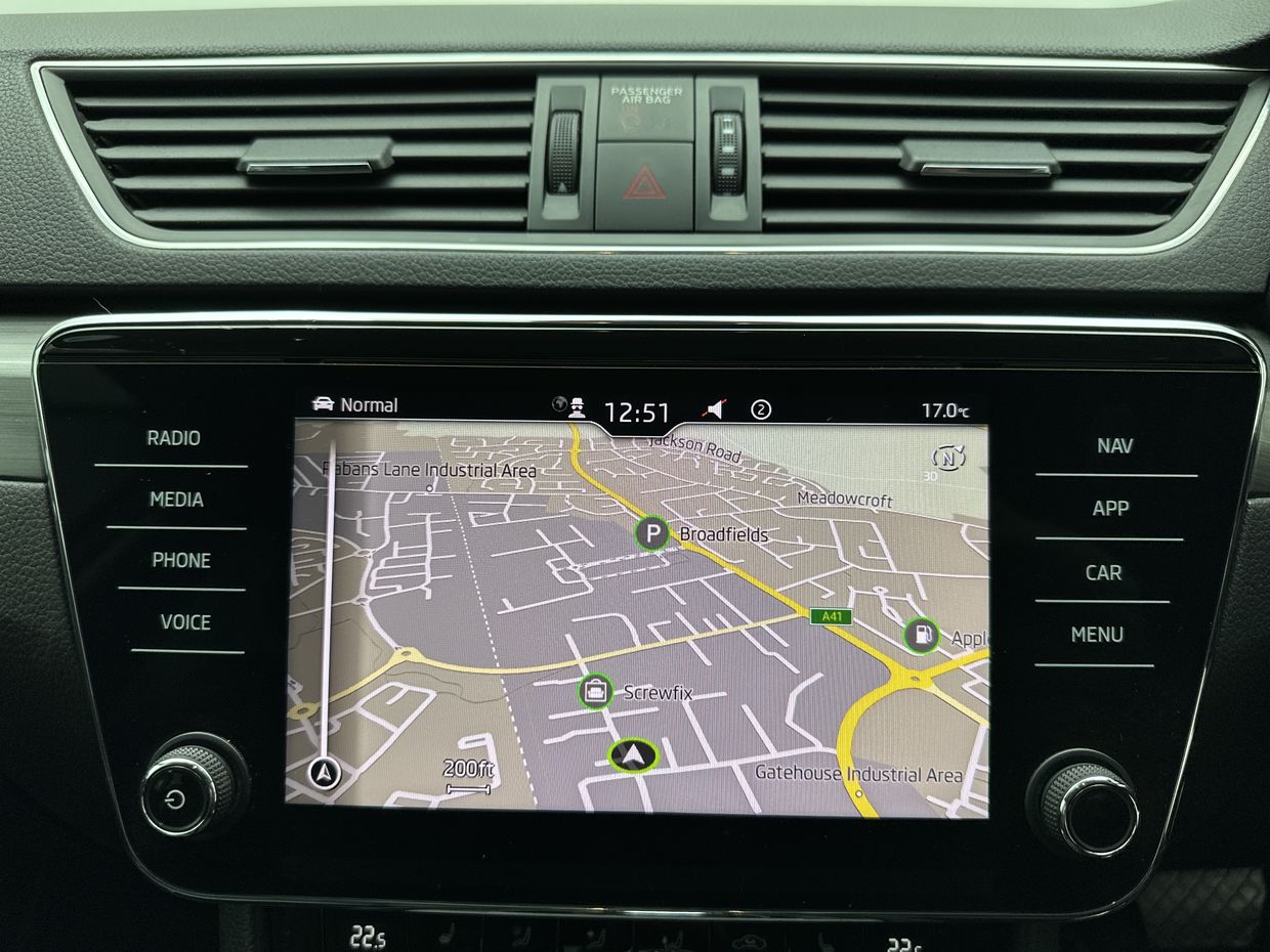 Skoda SUPERB Photo 8