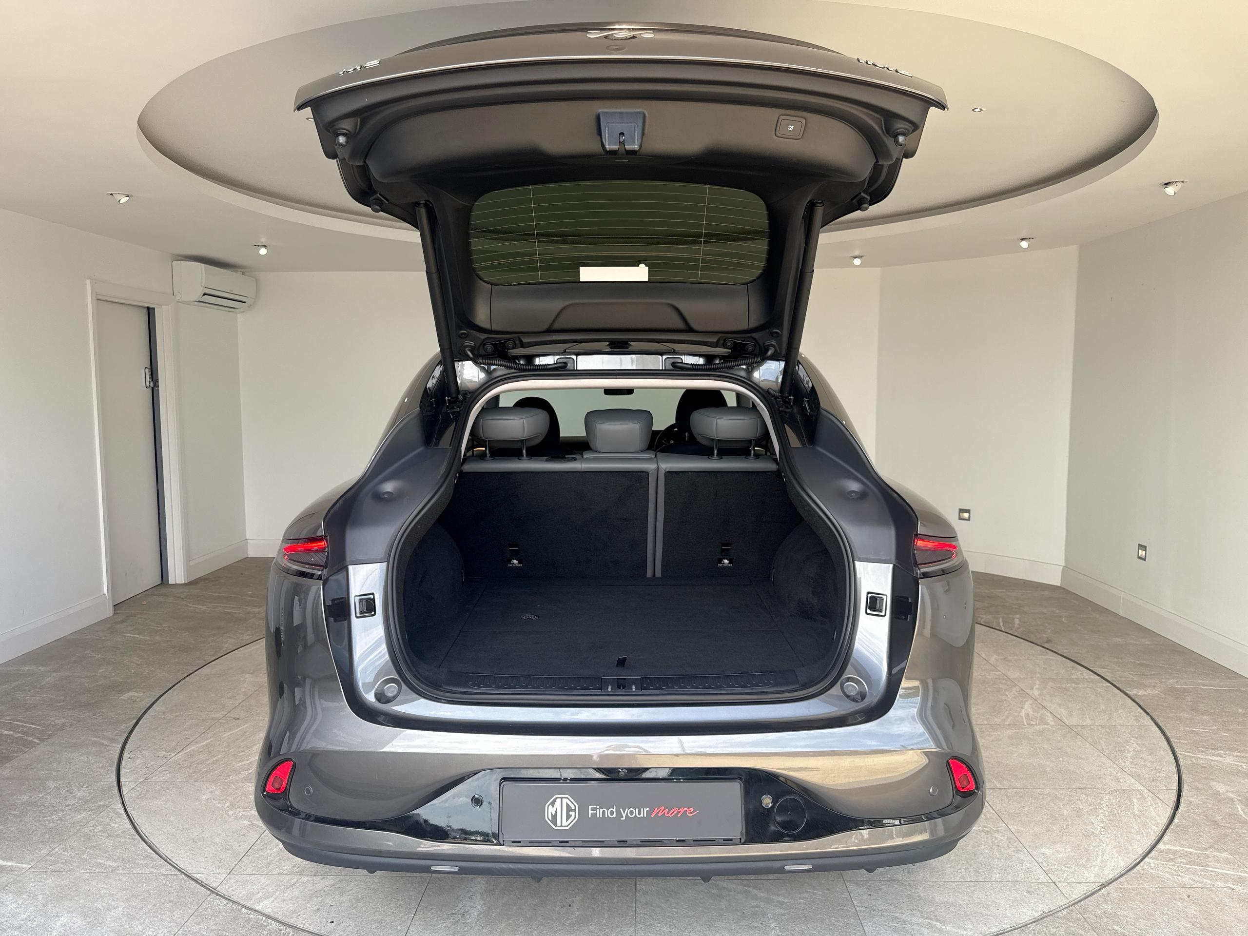 2026 MG IM6 300kW Long Range 100kWh 5dr Auto - vehicle photo 18 for sale on PureCar