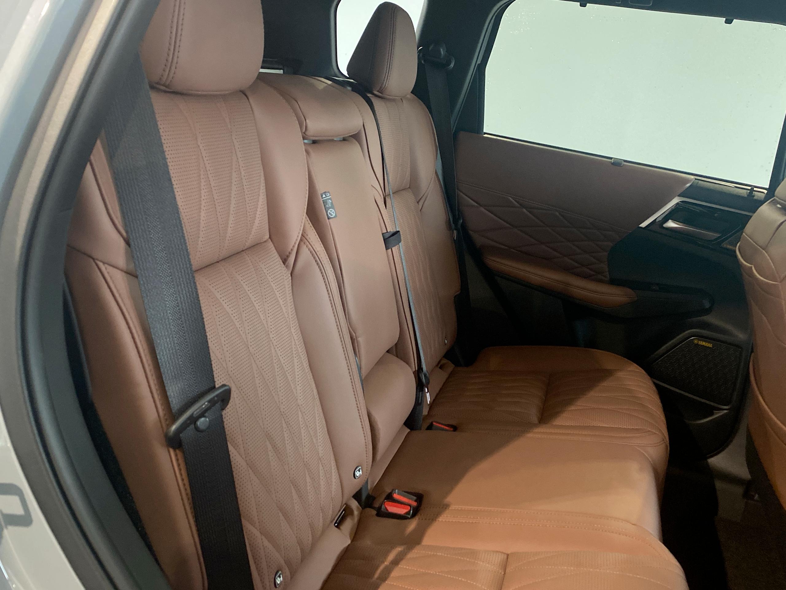 2026 Mitsubishi OUTLANDER 2.4 PHEV Diamond 5dr Auto - vehicle photo 14 for sale on PureCar