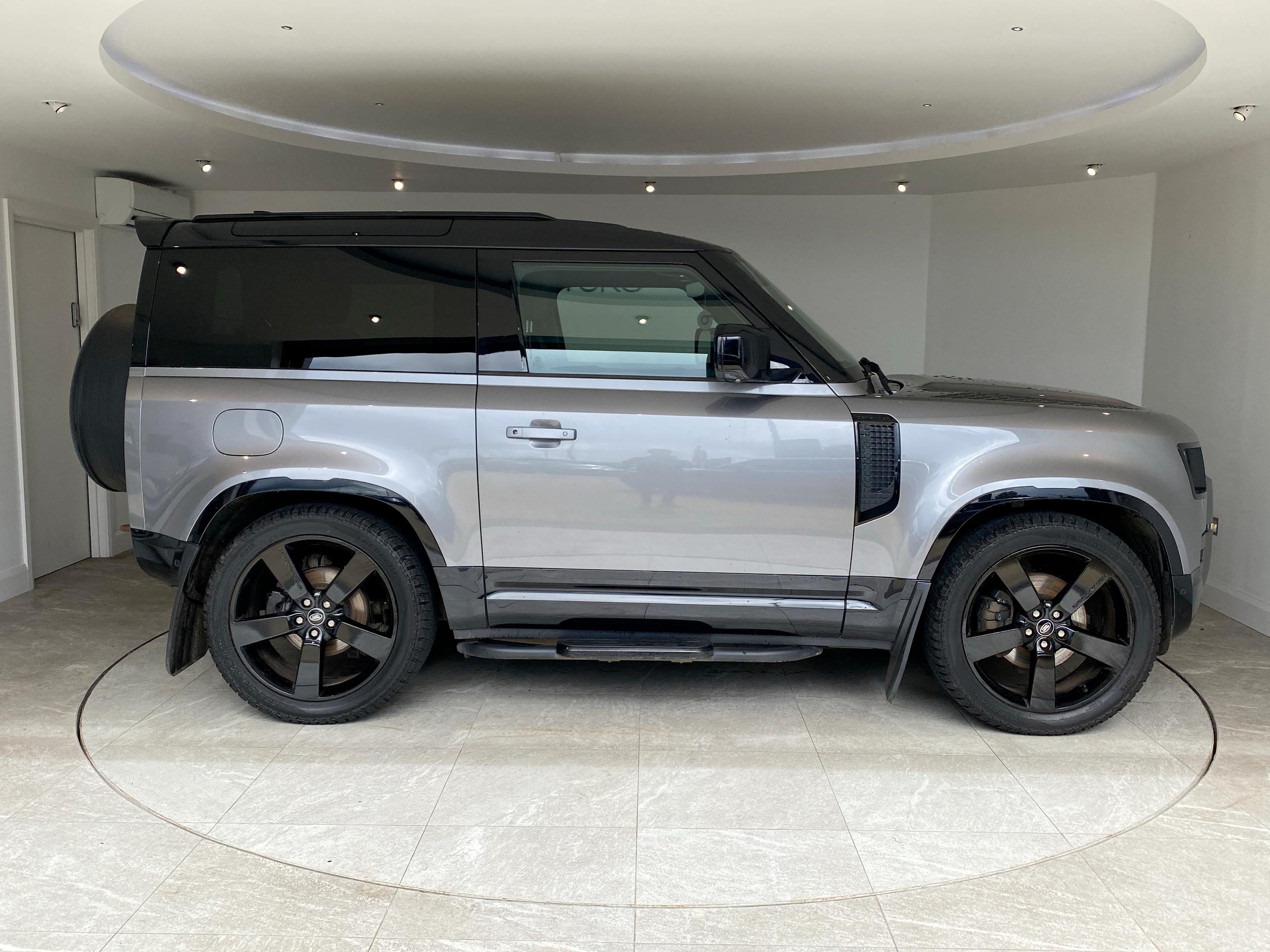 2022 Land Rover DEFENDER 3.0 D250 X-Dynamic SE 90 3dr Auto - vehicle photo 4 for sale on PureCar