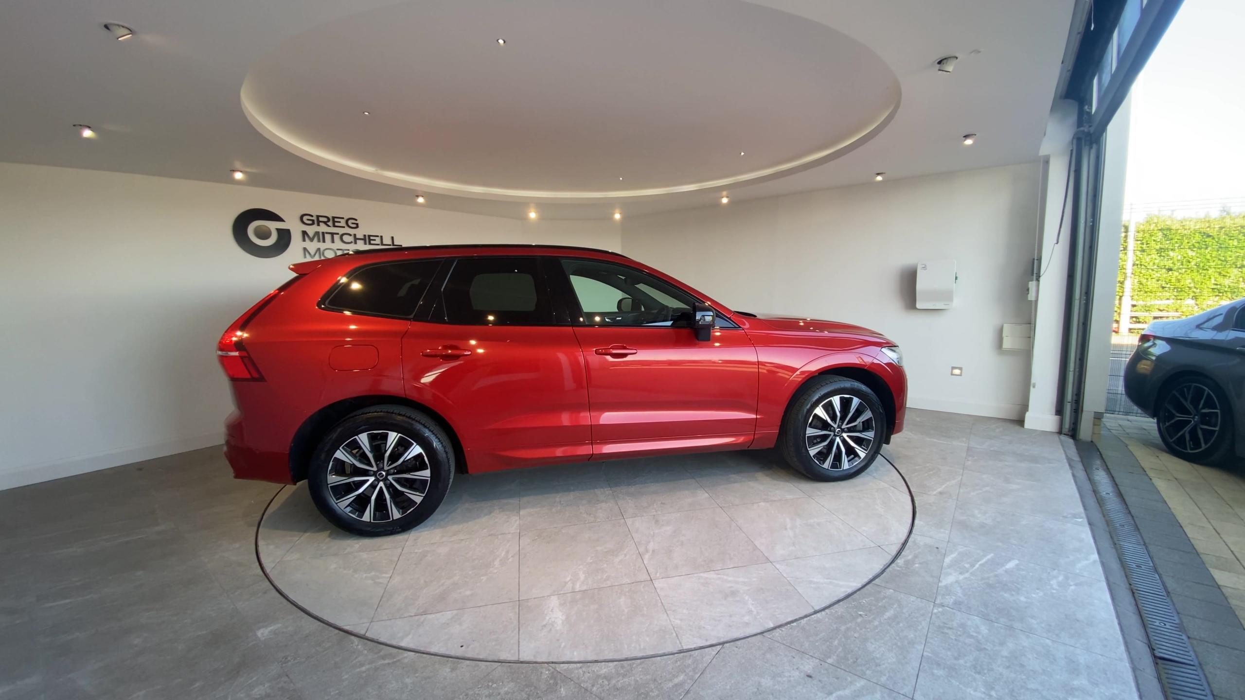 2023 Volvo XC60 2.0 B4D Plus Dark 5dr AWD Geartronic - vehicle photo 8 for sale on PureCar