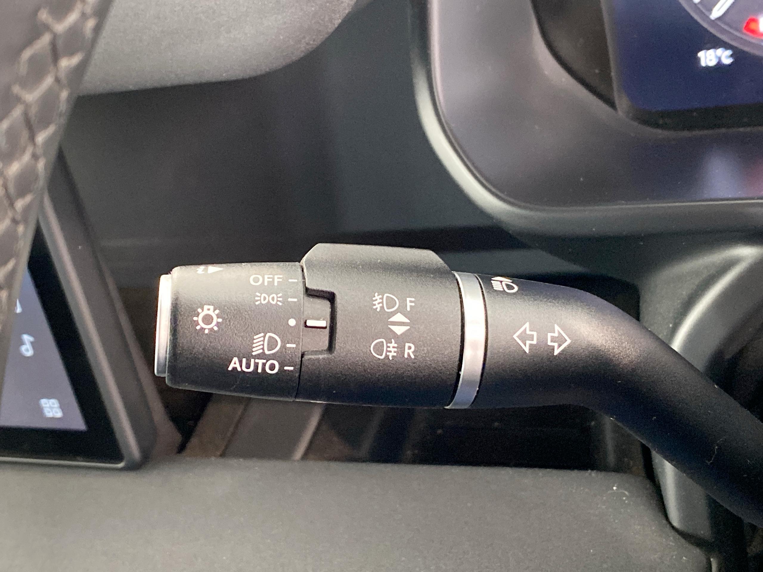2022 Land Rover DEFENDER 3.0 D250 X-Dynamic SE 90 3dr Auto - vehicle photo 22 for sale on PureCar