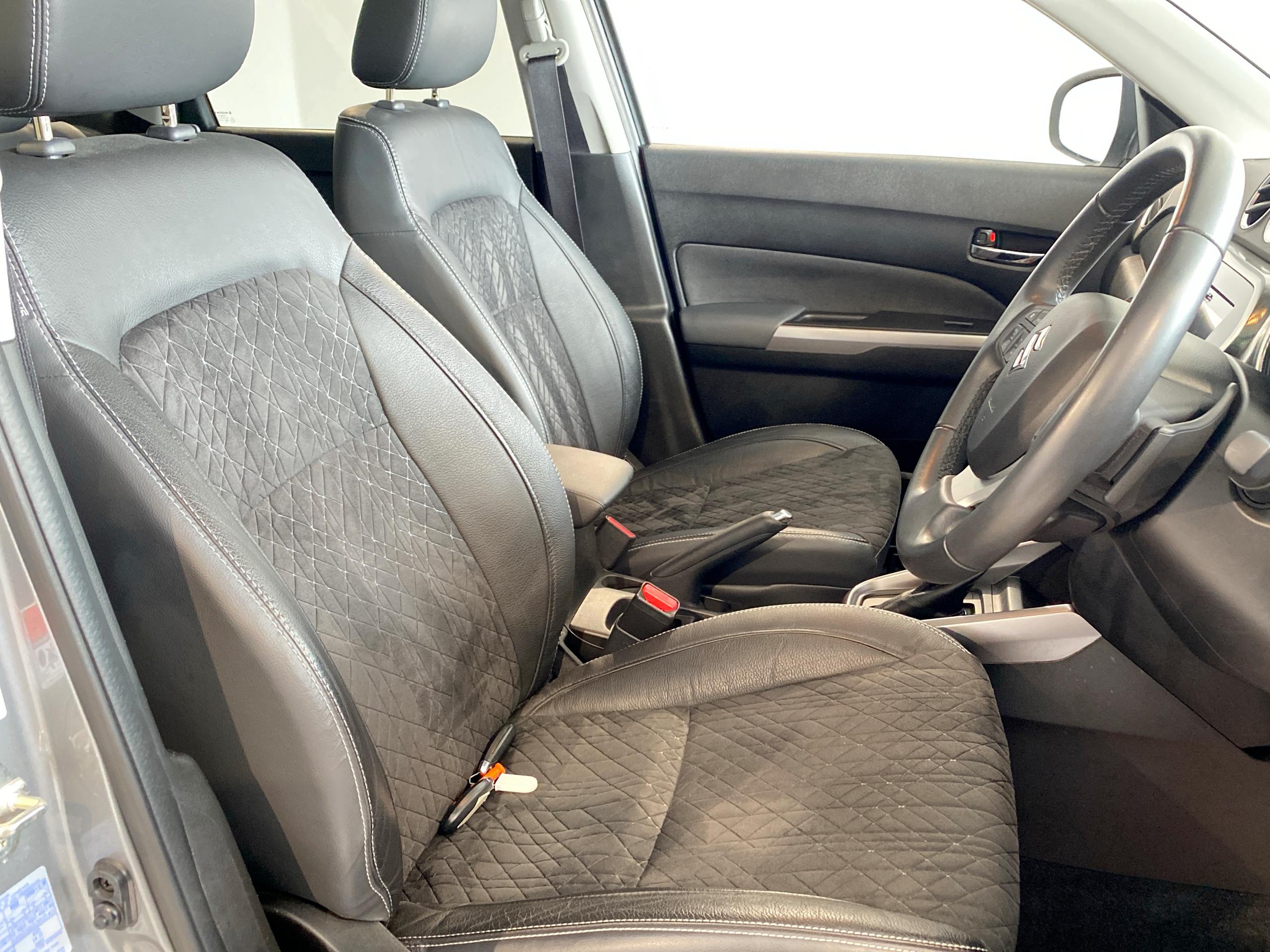 2022 Suzuki VITARA 1.5 Hybrid SZ5 5dr AGS - vehicle photo 17 for sale on PureCar