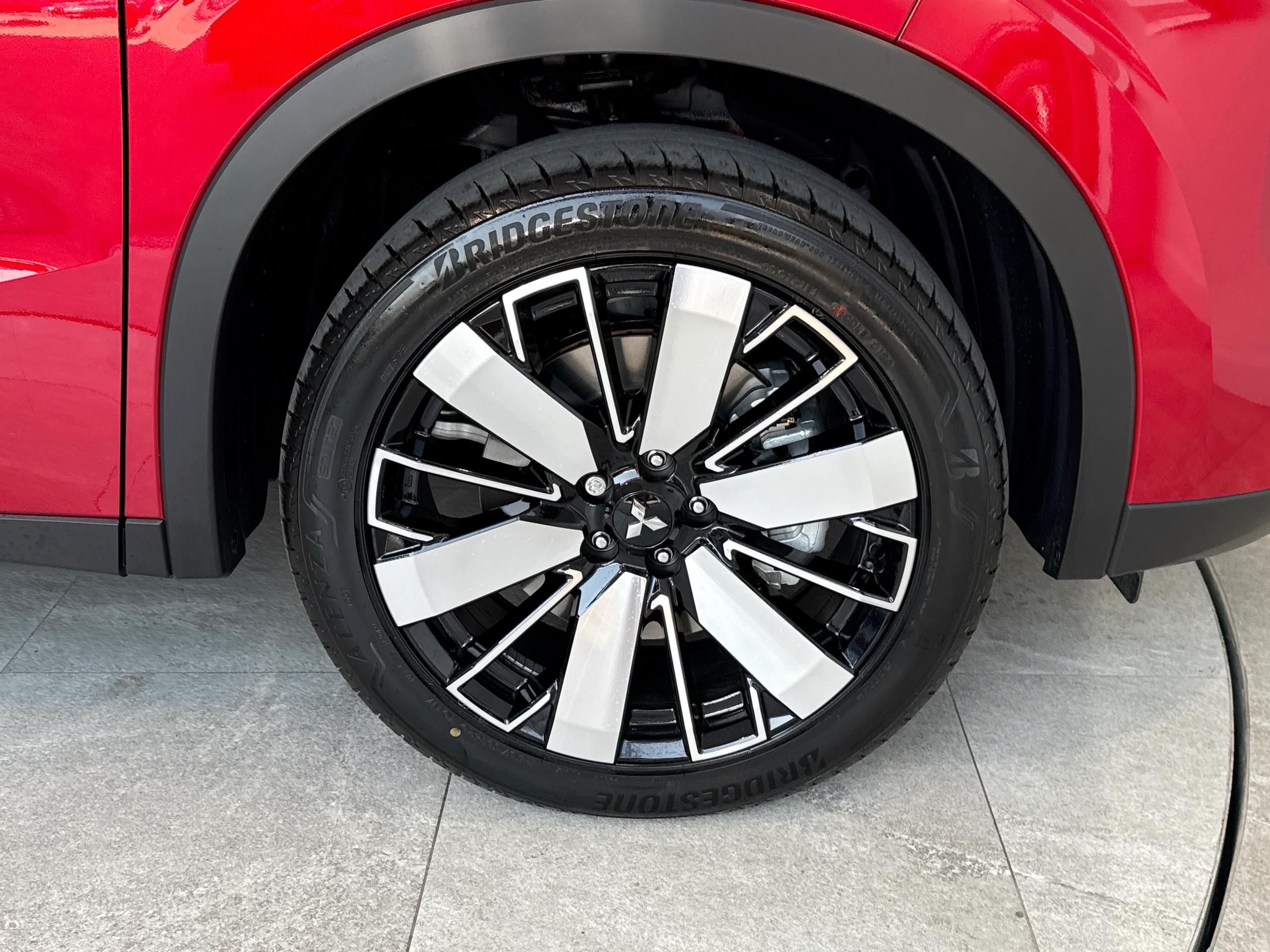 2026 Mitsubishi OUTLANDER 2.4 PHEV Nativa 5dr Auto - vehicle photo 16 for sale on PureCar