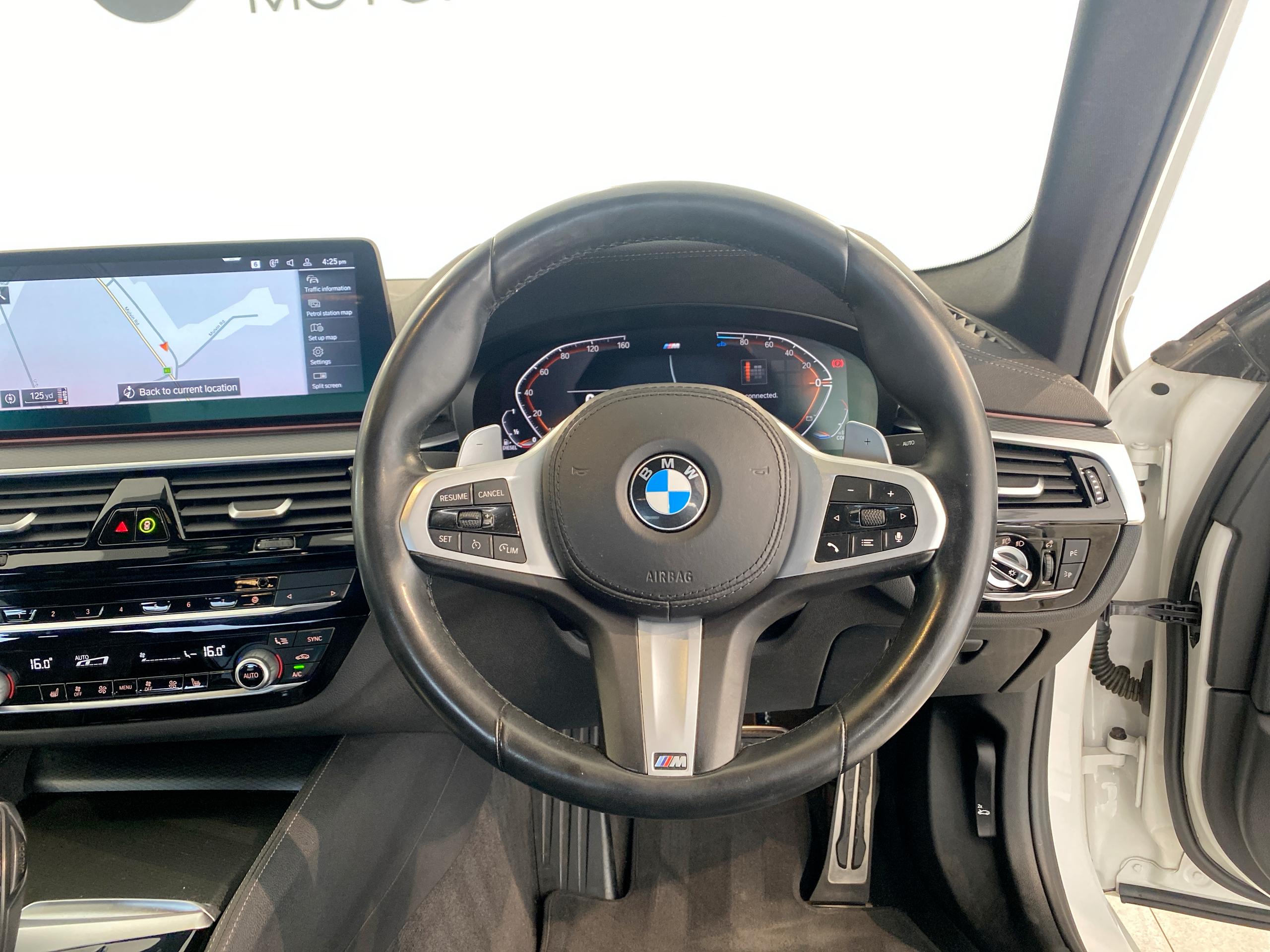 2022 BMW 5 SERIES 520d MHT M Sport 4dr Step Auto - vehicle photo 20 for sale on PureCar