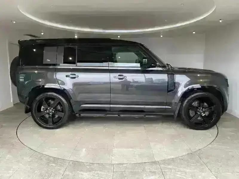 2023 Land Rover DEFENDER 3.0 D250 X-Dynamic HSE 110 5dr Auto - vehicle photo 12 for sale on PureCar