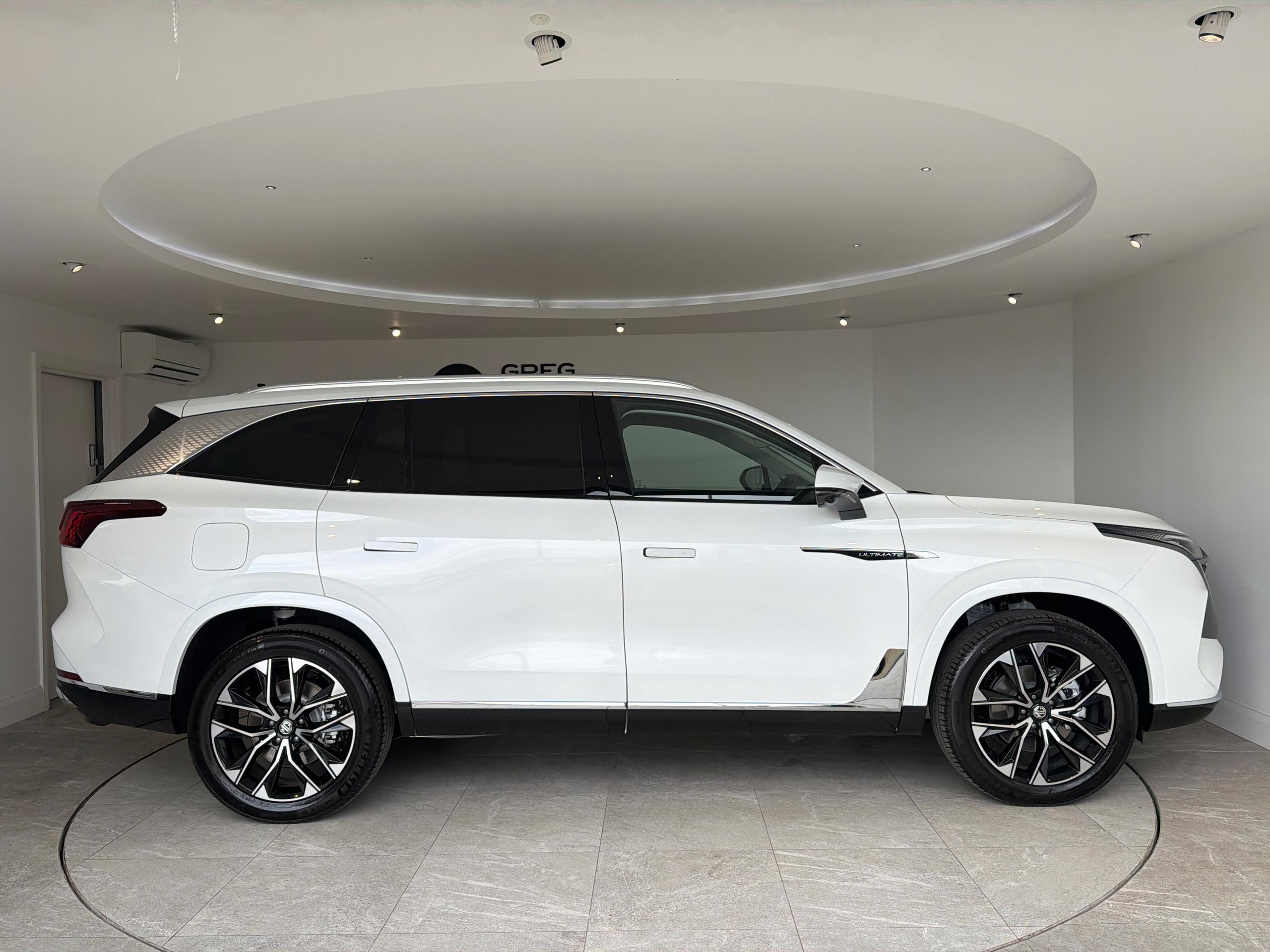 2026 MG MGS9 1.5 T-GDI PHEV Premium 5dr Auto - vehicle photo 12 for sale on PureCar