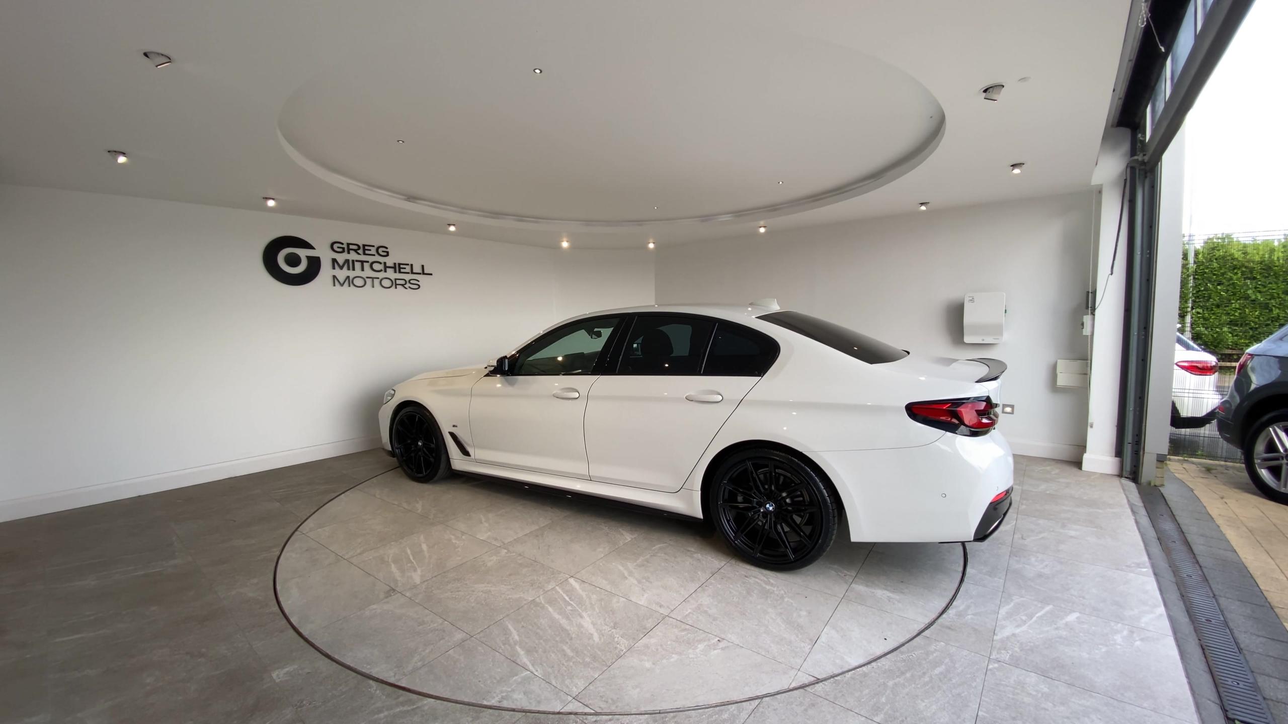 2022 BMW 5 SERIES 520d MHT M Sport 4dr Step Auto - vehicle photo 5 for sale on PureCar