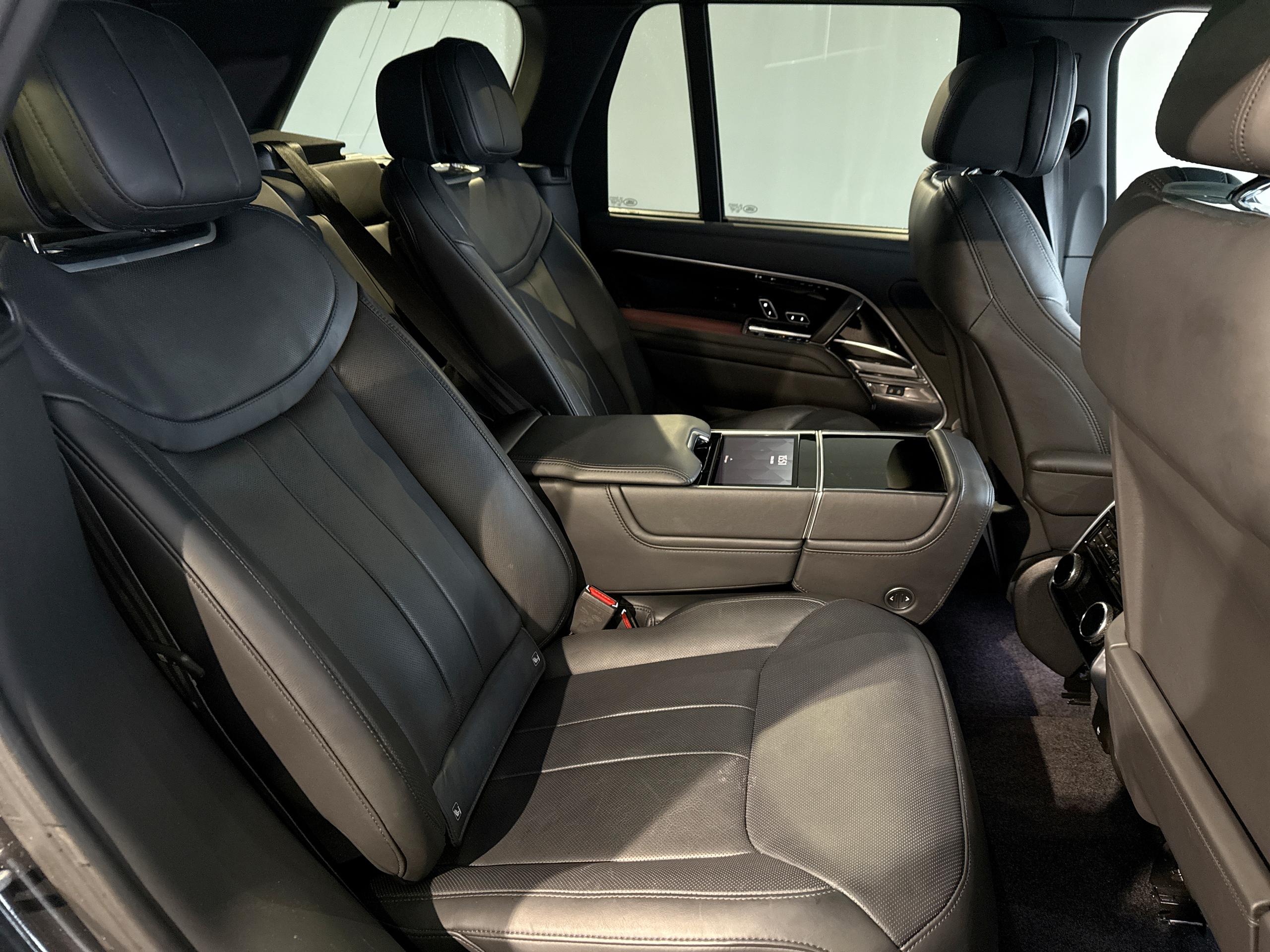 2023 Land Rover RANGE ROVER 3.0 D350 Autobiography 4dr Auto - vehicle photo 23 for sale on PureCar