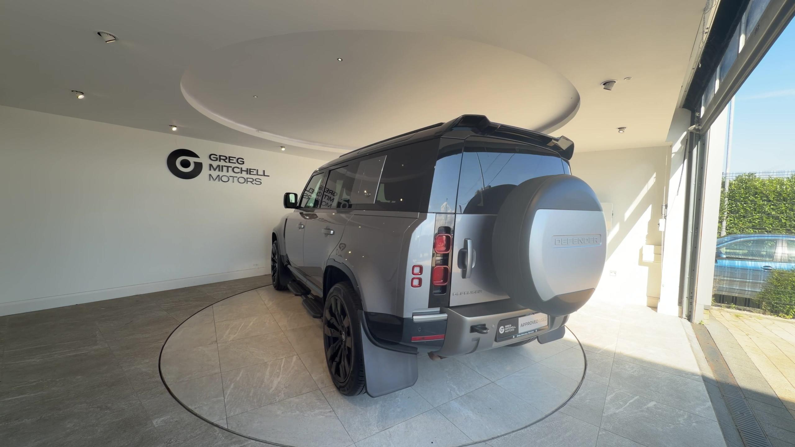 2024 Land Rover DEFENDER 3.0 D300 X-Dynamic HSE 110 5dr Auto - vehicle photo 6 for sale on PureCar