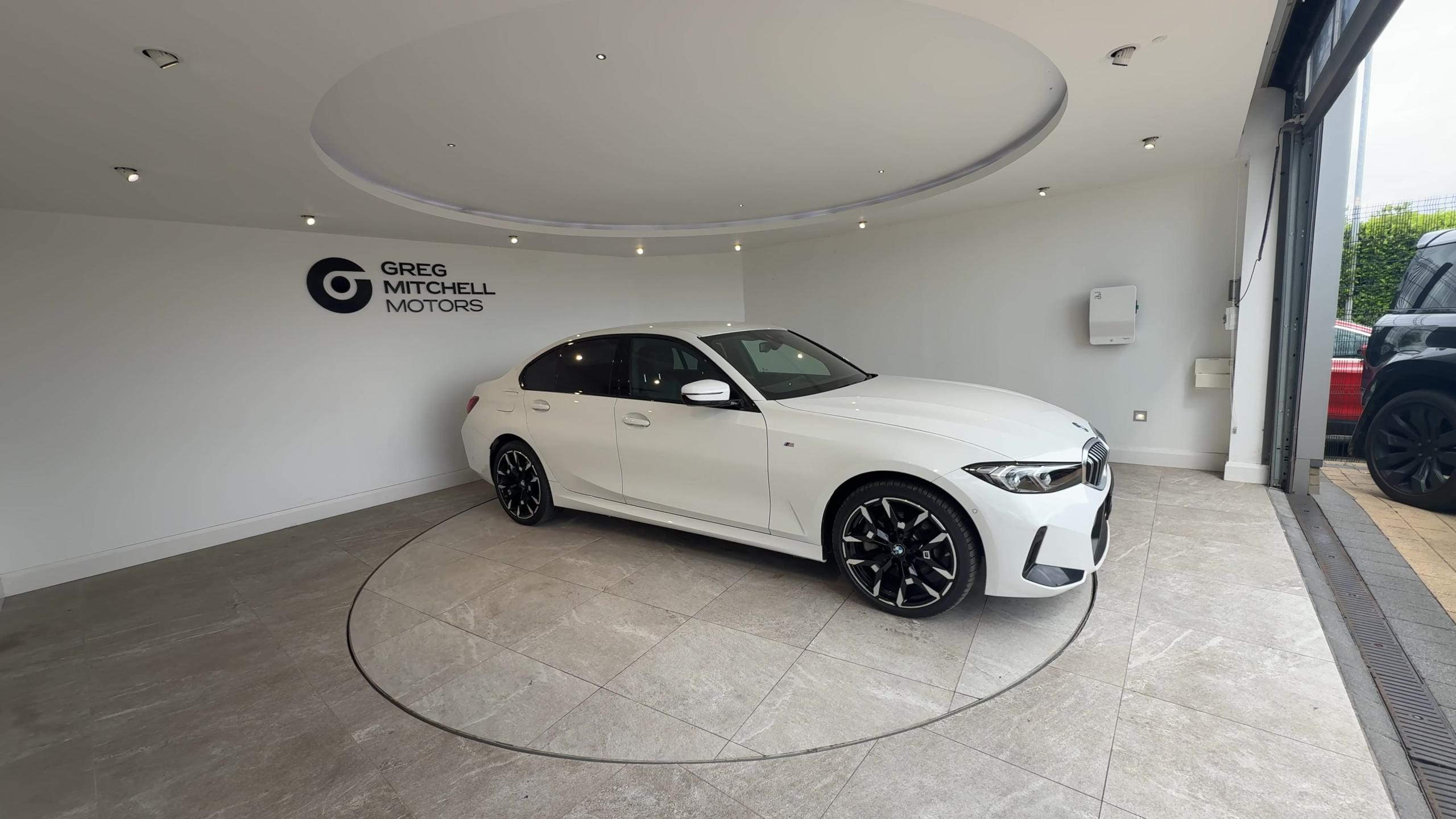 2025 BMW 3 SERIES 330e 22.3 kWh M Sport 4dr Step Auto - vehicle photo 9 for sale on PureCar