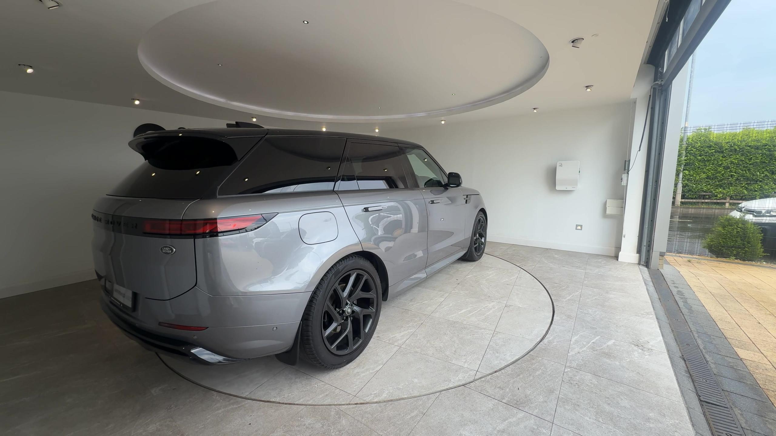 2023 Land Rover RANGE ROVER SPORT 3.0 D300 Dynamic SE 5dr Auto - vehicle photo 6 for sale on PureCar