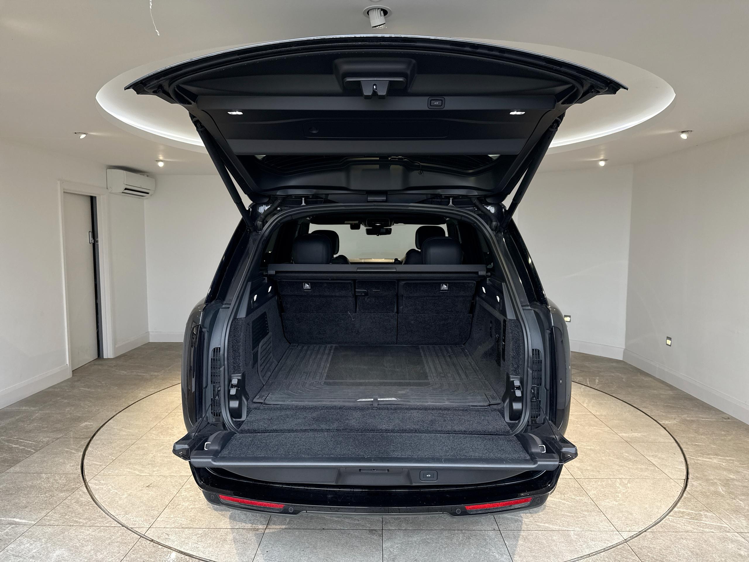 2023 Land Rover RANGE ROVER 3.0 D350 Autobiography 4dr Auto - vehicle photo 15 for sale on PureCar