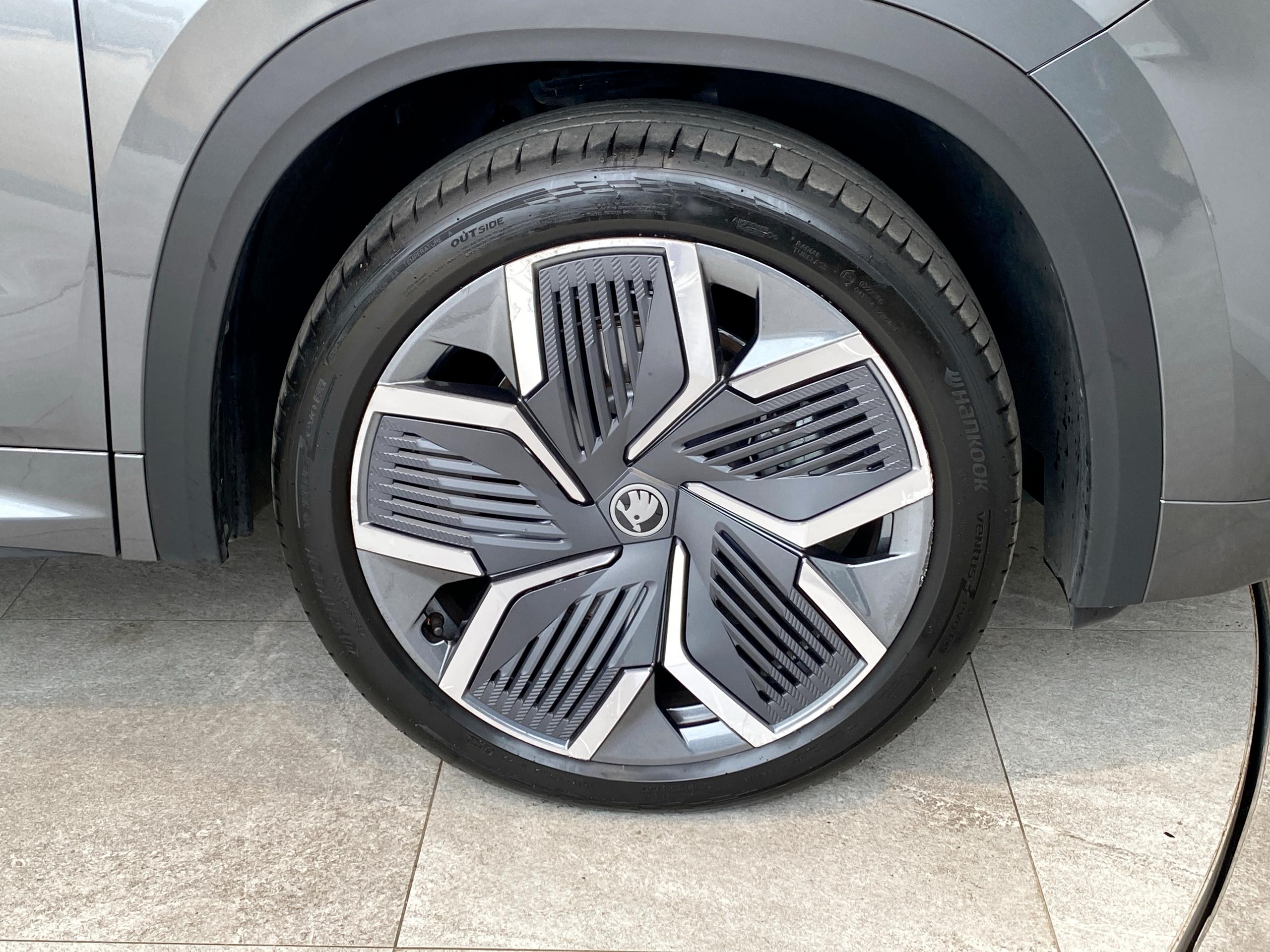 2025 Skoda KODIAQ 1.5 TSI iV 204 SportLine 5dr DSG - vehicle photo 9 for sale on PureCar