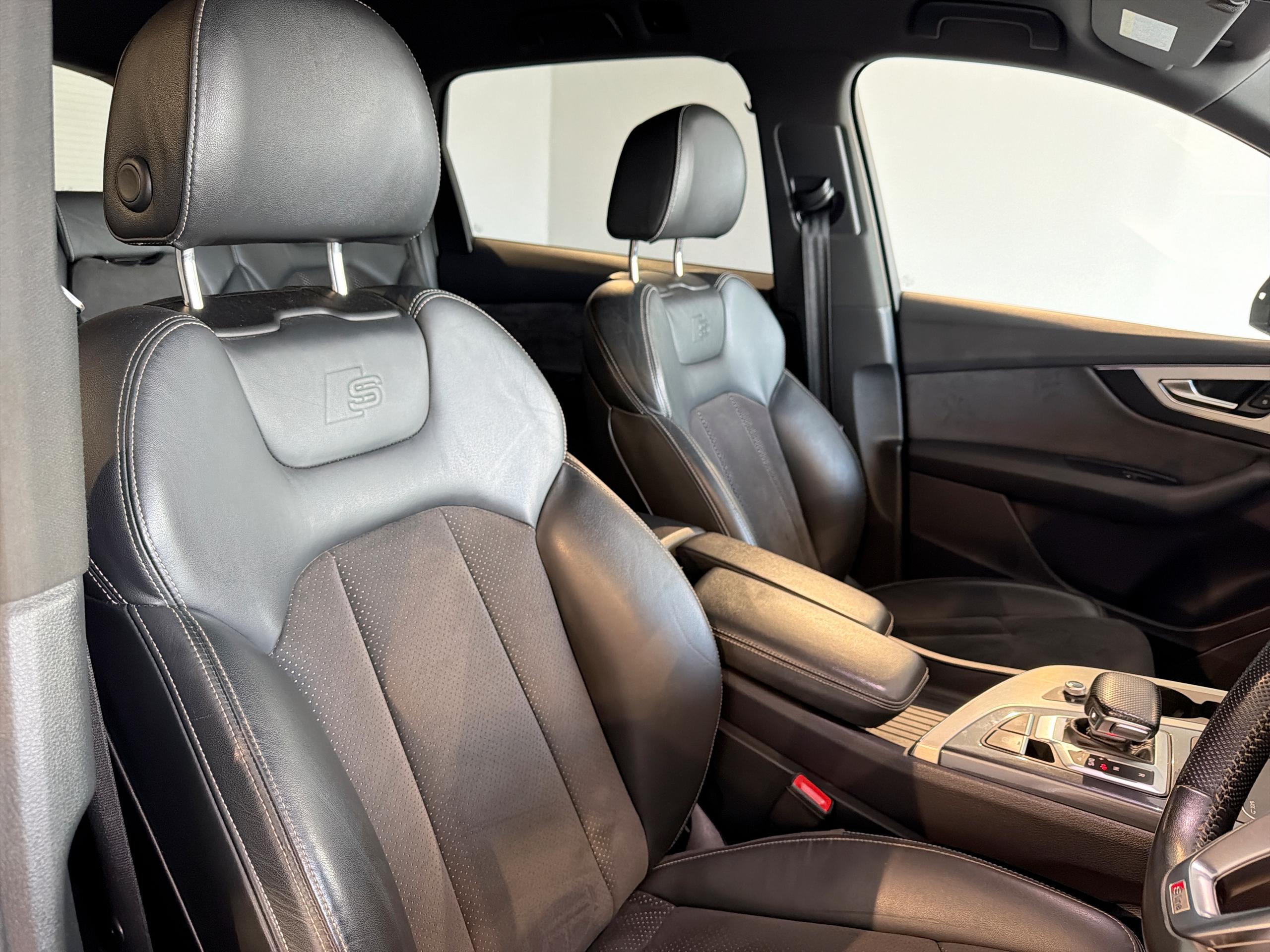 2019 Audi Q7 Black Edition - vehicle photo 18 for sale on PureCar