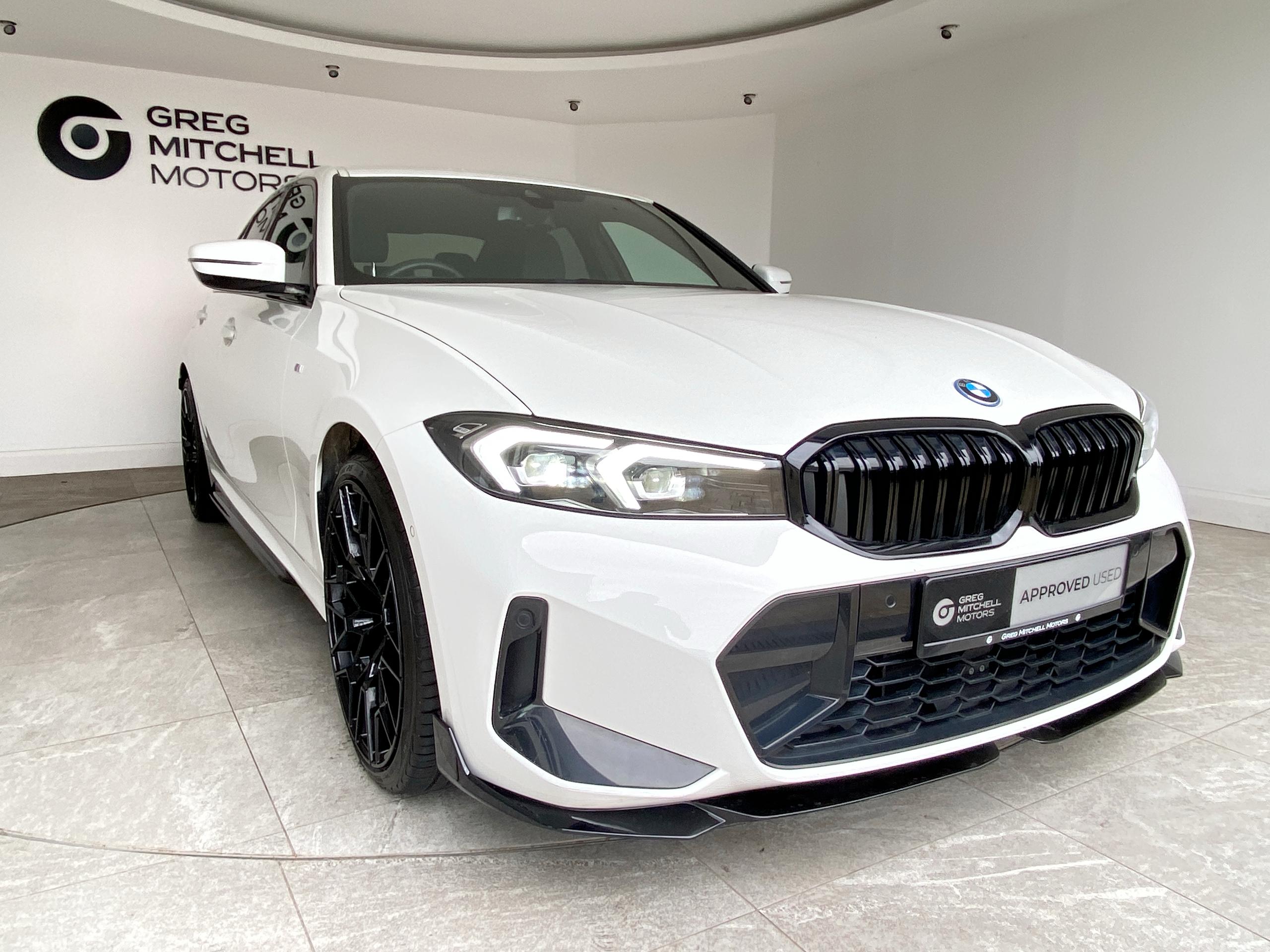 2025 BMW 3 SERIES 330e 22.3 kWh M Sport 4dr Step Auto - vehicle photo 11 for sale on PureCar