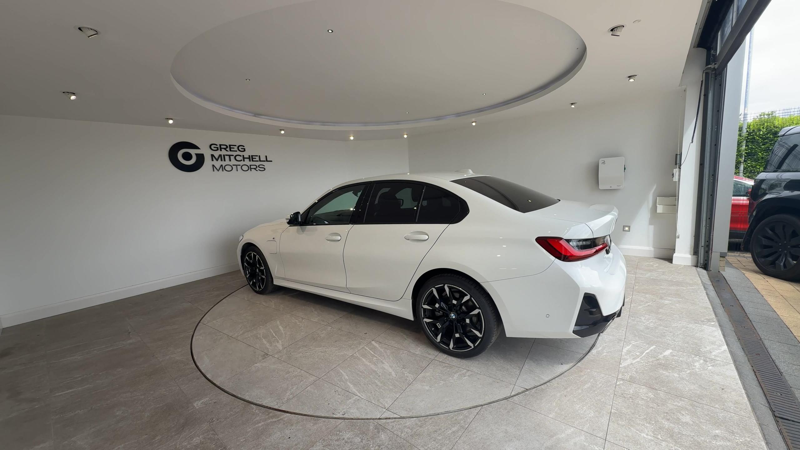 2025 BMW 3 SERIES 330e 22.3 kWh M Sport 4dr Step Auto - vehicle photo 5 for sale on PureCar