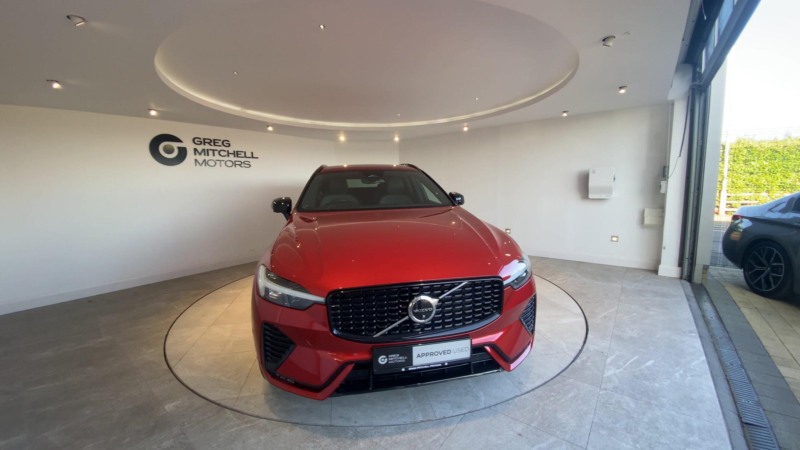 2023 Volvo XC60 2.0 B4D Plus Dark 5dr AWD Geartronic - vehicle photo 2 for sale on PureCar
