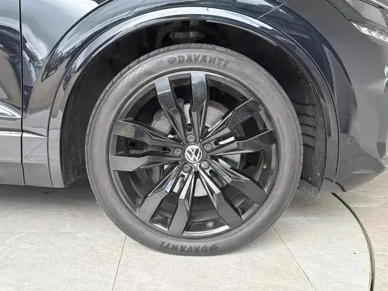 2022 Volkswagen TOUAREG 3.0 V6 TDI 4Motion 286 Black Edition 5dr Tip Auto - vehicle photo 15 for sale on PureCar