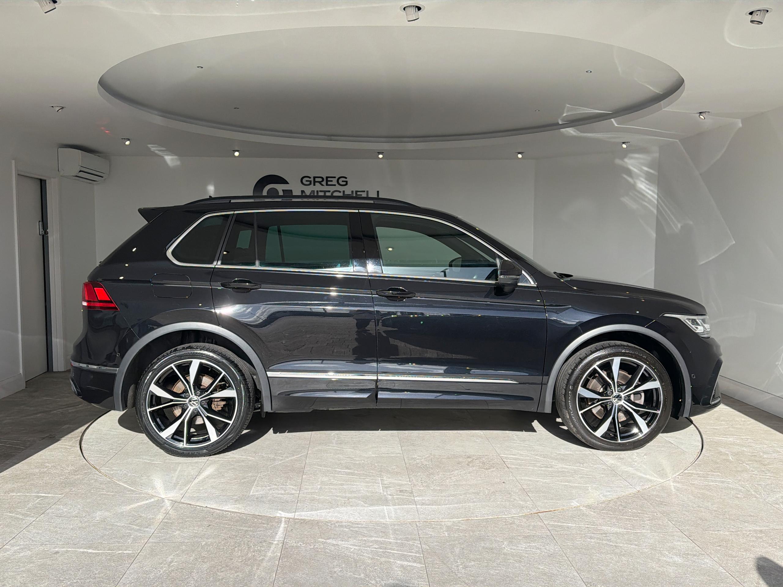 2023 Volkswagen TIGUAN 1.4 TSI eHybrid R-Line 5dr DSG - vehicle photo 12 for sale on PureCar