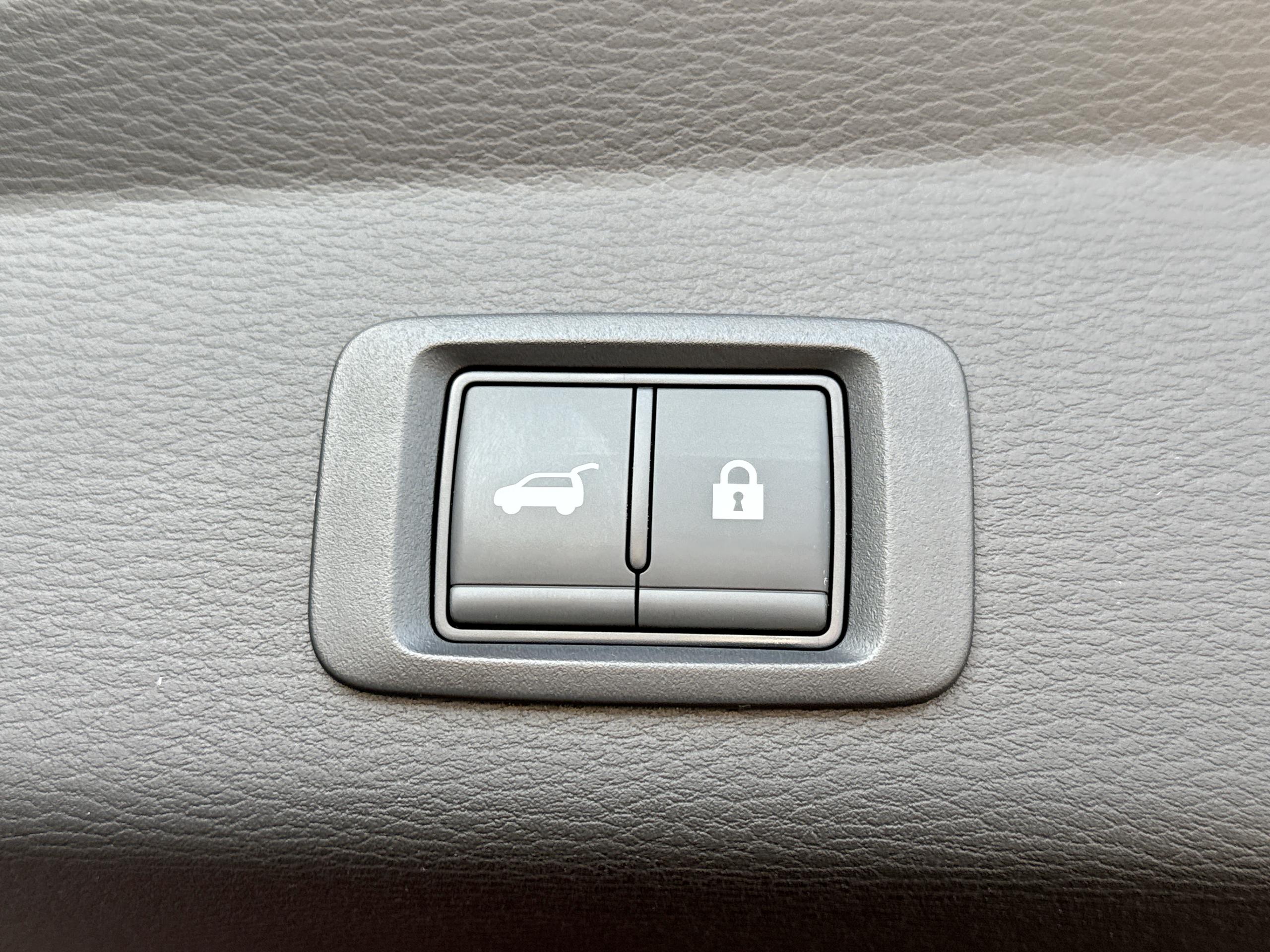 2026 Mitsubishi OUTLANDER 2.4 PHEV Nativa 5dr Auto - vehicle photo 20 for sale on PureCar