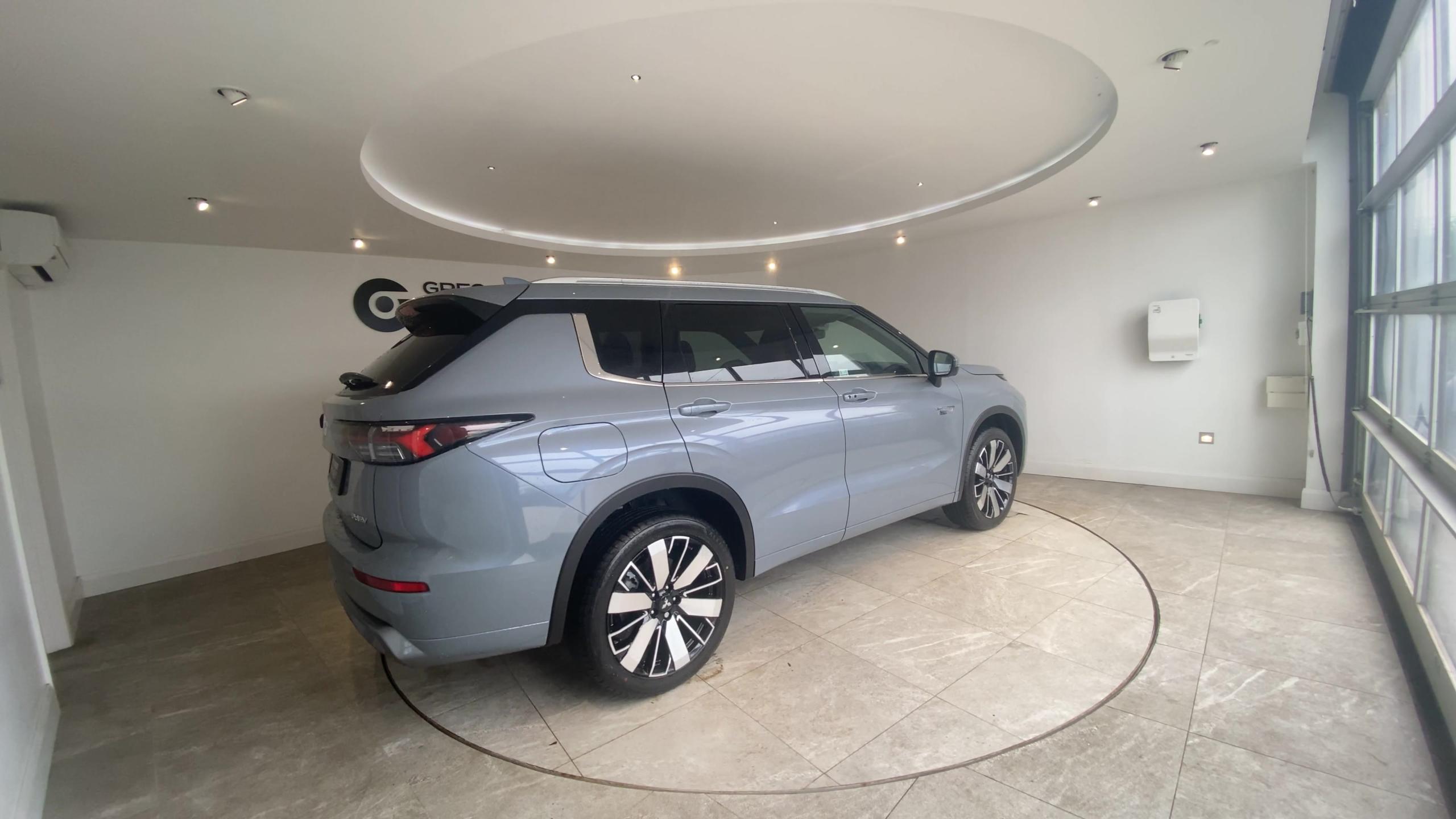 2026 Mitsubishi OUTLANDER 2.4 PHEV Diamond 5dr Auto - vehicle photo 8 for sale on PureCar