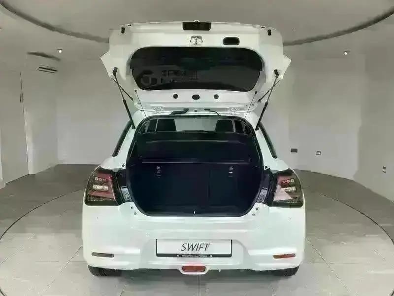 2025 Suzuki SWIFT 1.2 Mild Hybrid Motion 5dr - vehicle photo 8 for sale on PureCar