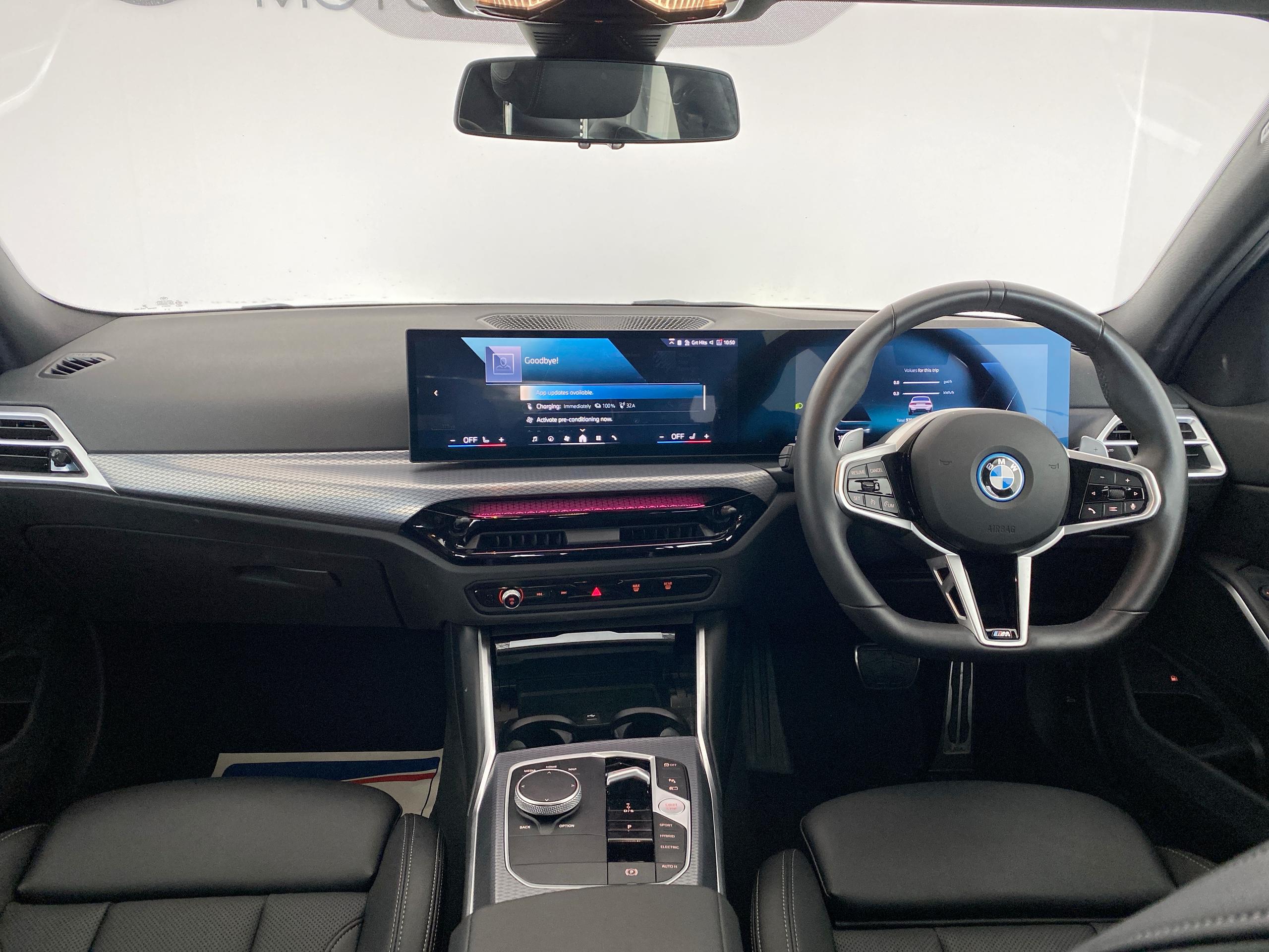 2025 BMW 3 SERIES 330e 22.3 kWh M Sport 4dr Step Auto - vehicle photo 19 for sale on PureCar